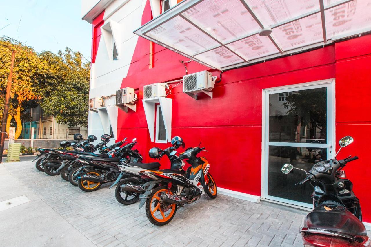 Oyo907卡昆威斯玛酒店 雅加达 外观 照片